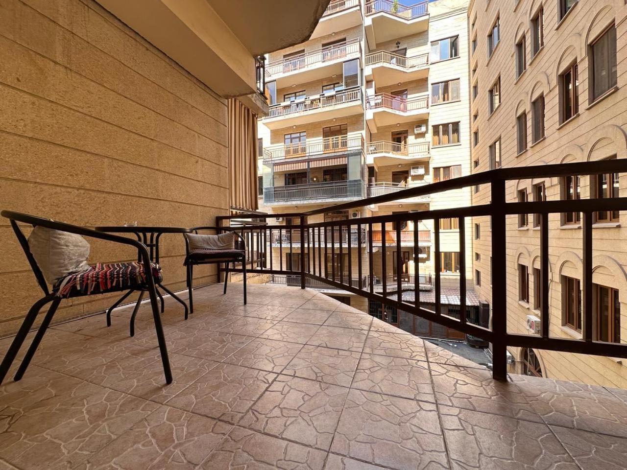 Hotel & Apartments California Erevan Exterior foto