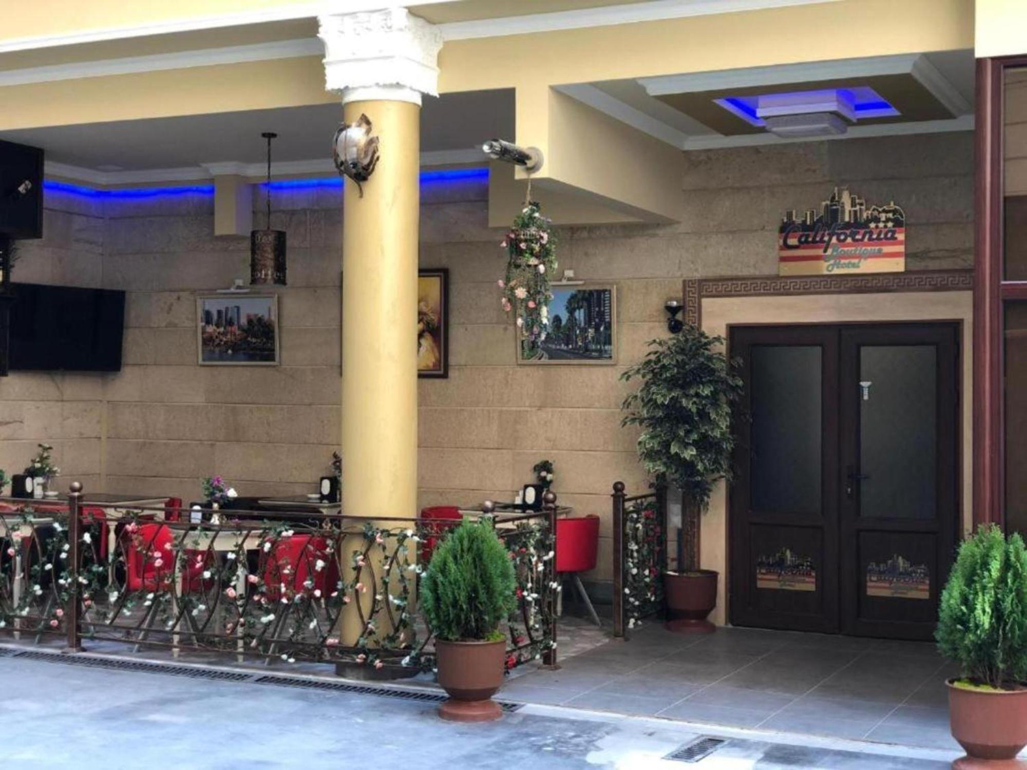 Hotel & Apartments California Erevan Exterior foto
