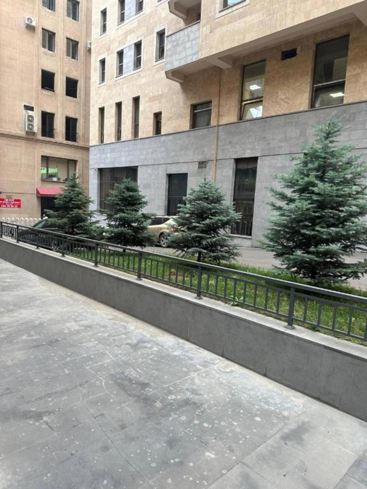 Hotel & Apartments California Erevan Exterior foto